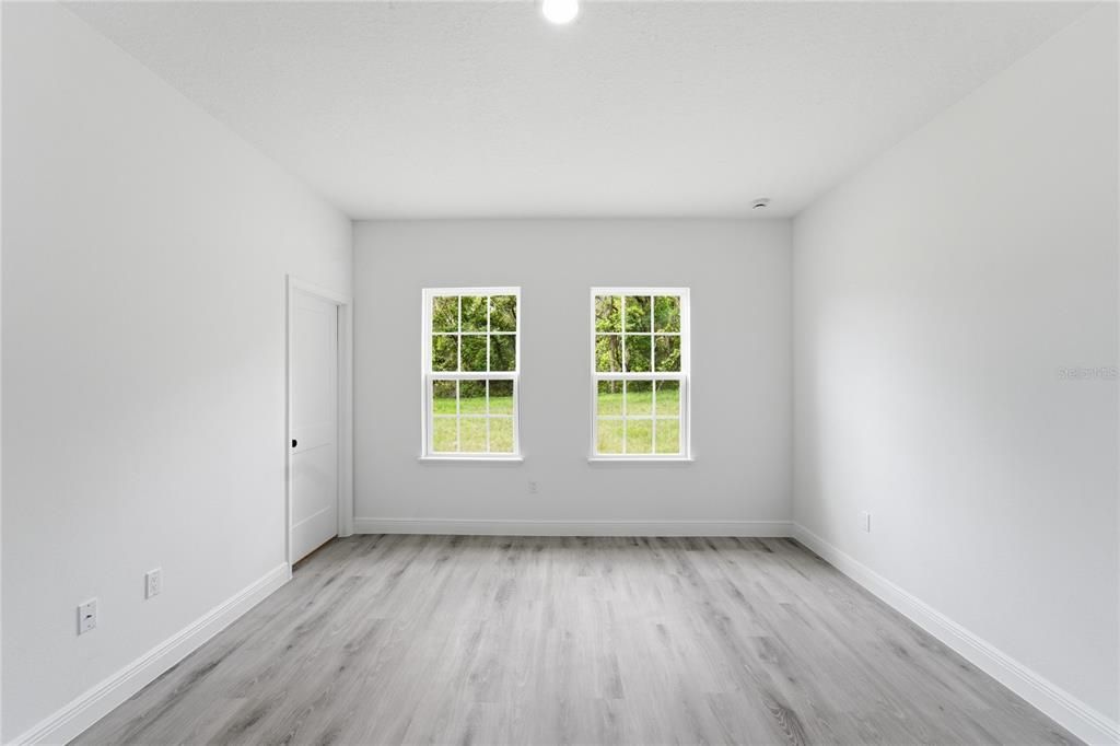 Activo con contrato: $287,500 (4 camas, 2 baños, 1774 Pies cuadrados)