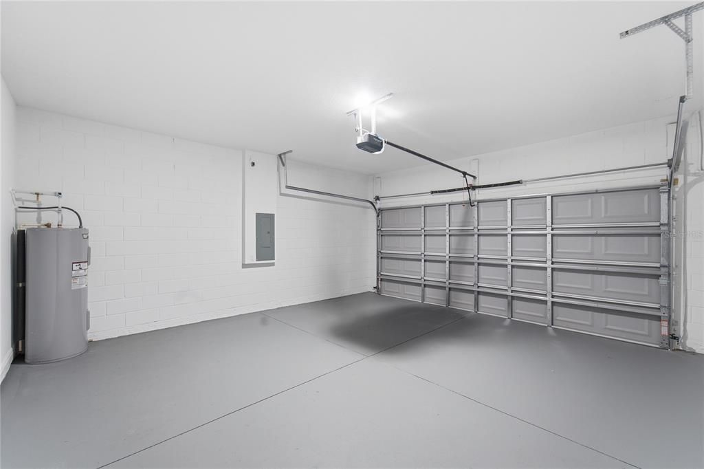 Activo con contrato: $287,500 (4 camas, 2 baños, 1774 Pies cuadrados)