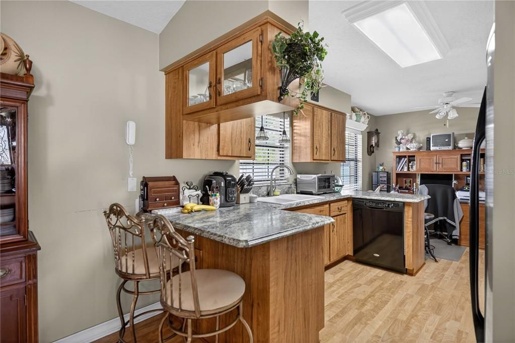 Activo con contrato: $199,900 (3 camas, 2 baños, 1326 Pies cuadrados)