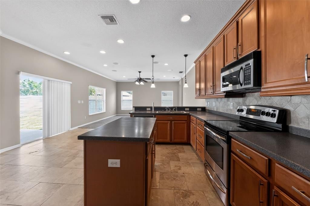 For Sale: $380,000 (4 beds, 3 baths, 2210 Square Feet)