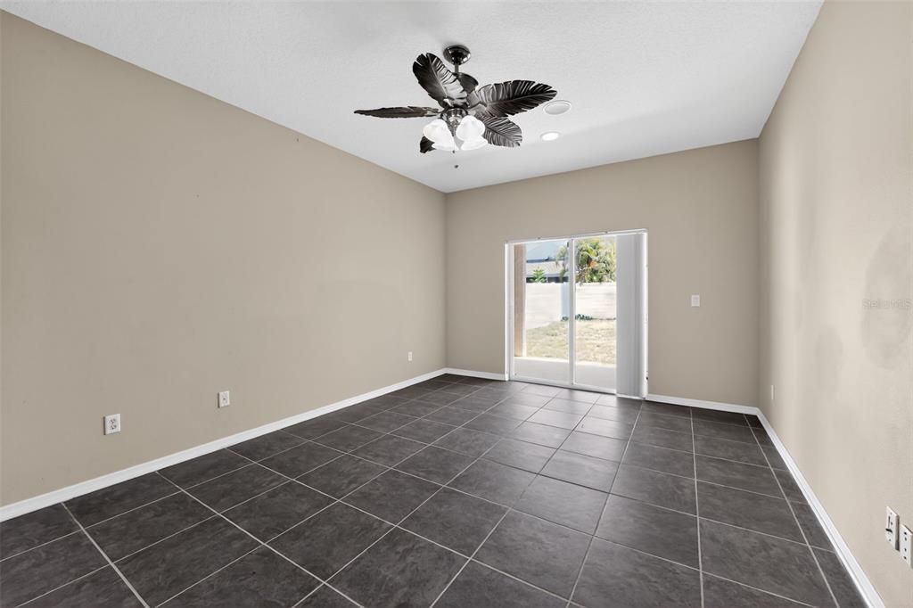 For Sale: $380,000 (4 beds, 3 baths, 2210 Square Feet)