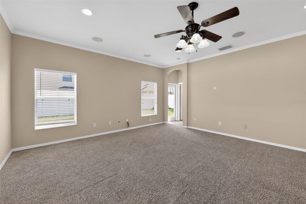 For Sale: $380,000 (4 beds, 3 baths, 2210 Square Feet)