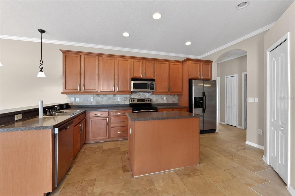 For Sale: $380,000 (4 beds, 3 baths, 2210 Square Feet)