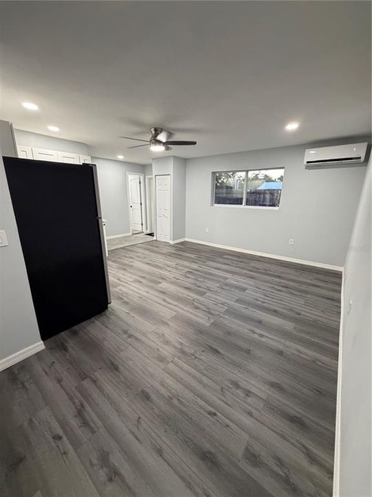 For Rent: $1,300 (0 beds, 1 baths, 500 Square Feet)