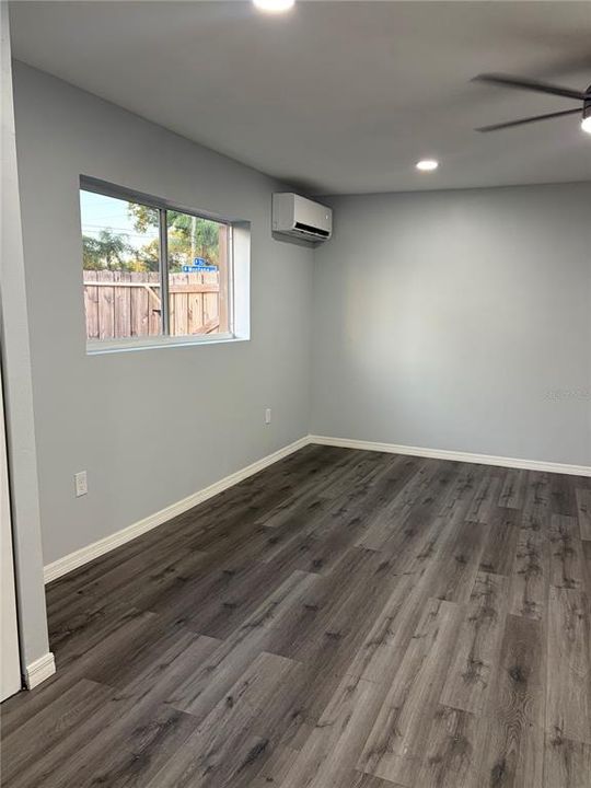 For Rent: $1,300 (0 beds, 1 baths, 500 Square Feet)