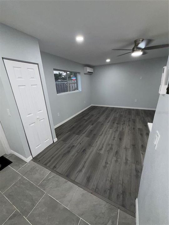 For Rent: $1,300 (0 beds, 1 baths, 500 Square Feet)