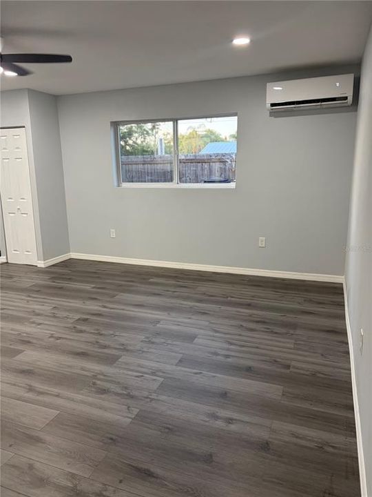 For Rent: $1,300 (0 beds, 1 baths, 500 Square Feet)