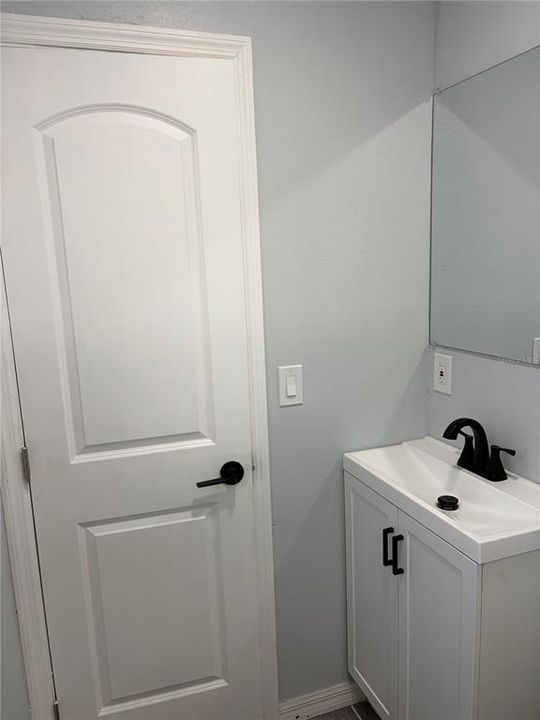 For Rent: $1,300 (0 beds, 1 baths, 500 Square Feet)