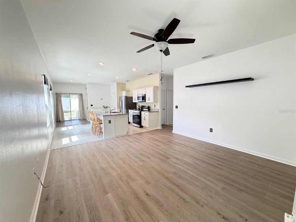 For Rent: $2,270 (3 beds, 2 baths, 1372 Square Feet)