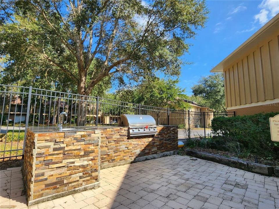For Sale: $120,000 (1 beds, 1 baths, 630 Square Feet)