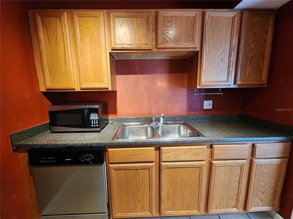 For Sale: $120,000 (1 beds, 1 baths, 630 Square Feet)