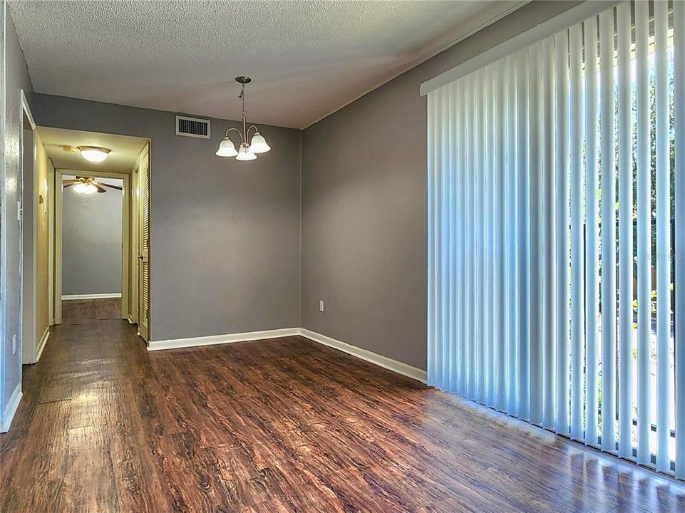 For Sale: $120,000 (1 beds, 1 baths, 630 Square Feet)