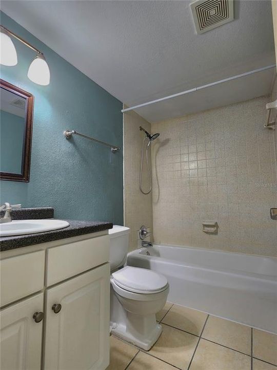 For Sale: $120,000 (1 beds, 1 baths, 630 Square Feet)