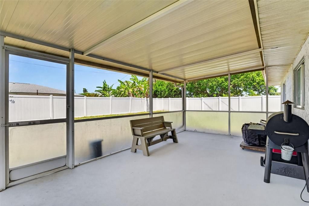 En Venta: $325,000 (3 camas, 2 baños, 2058 Pies cuadrados)
