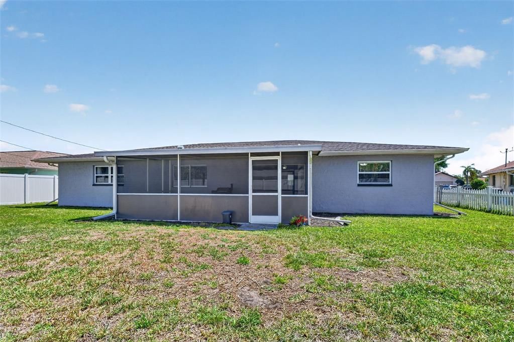 En Venta: $325,000 (3 camas, 2 baños, 2058 Pies cuadrados)