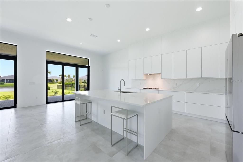 En Venta: $979,000 (3 camas, 3 baños, 3066 Pies cuadrados)