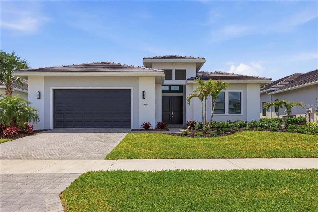 En Venta: $979,000 (3 camas, 3 baños, 3066 Pies cuadrados)