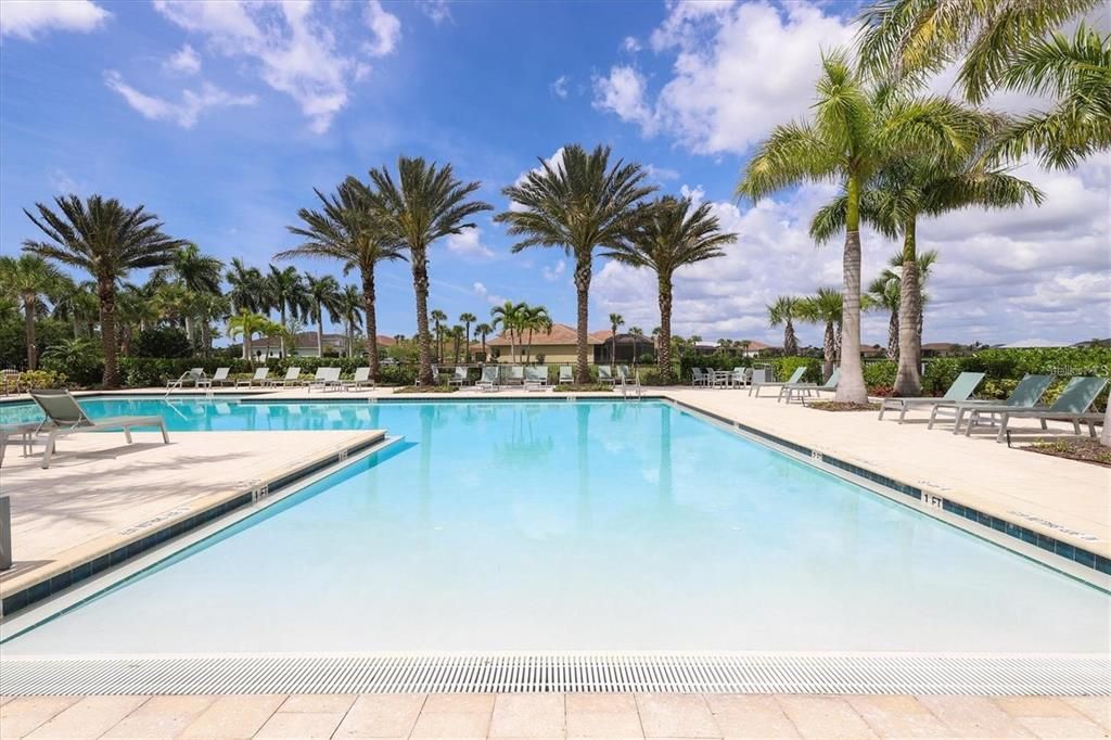 En Venta: $979,000 (3 camas, 3 baños, 3066 Pies cuadrados)
