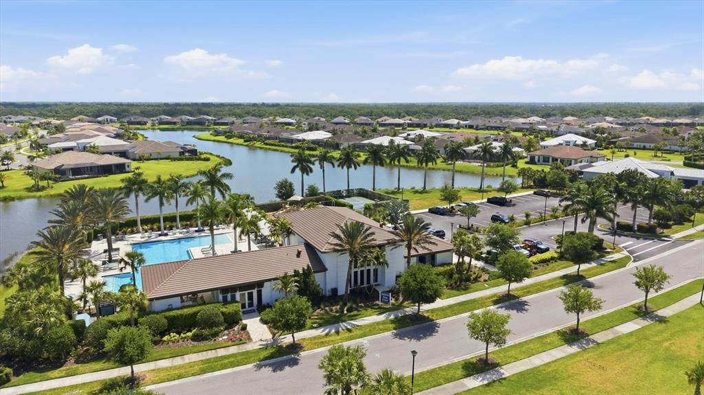 En Venta: $979,000 (3 camas, 3 baños, 3066 Pies cuadrados)