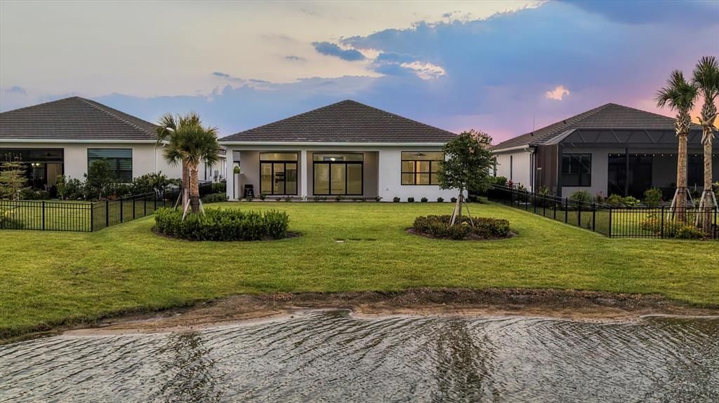 En Venta: $979,000 (3 camas, 3 baños, 3066 Pies cuadrados)