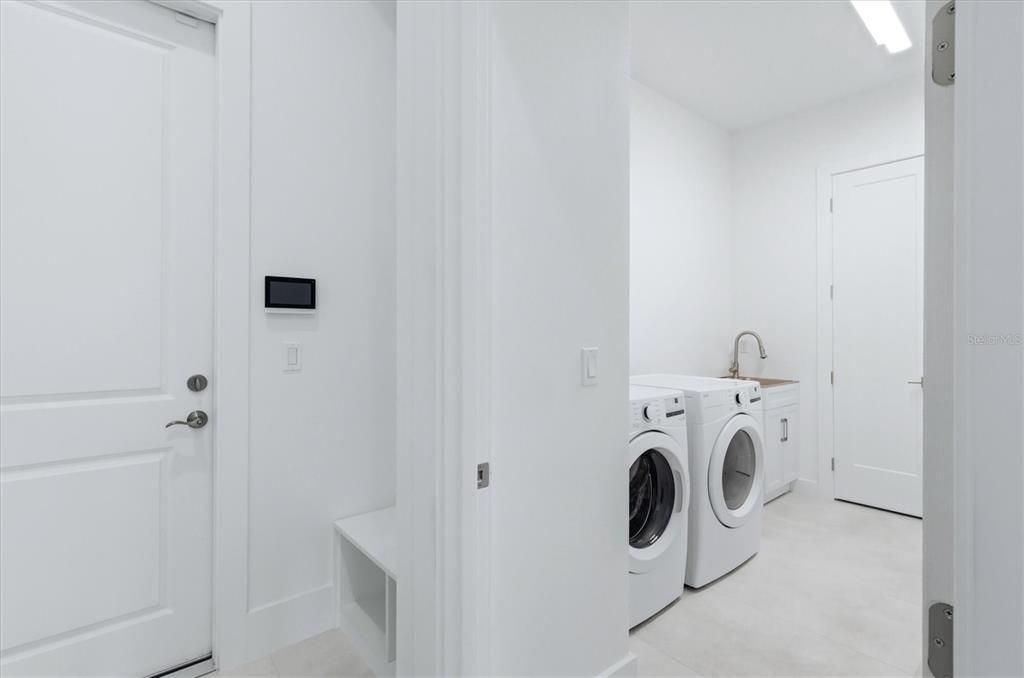 En Venta: $979,000 (3 camas, 3 baños, 3066 Pies cuadrados)
