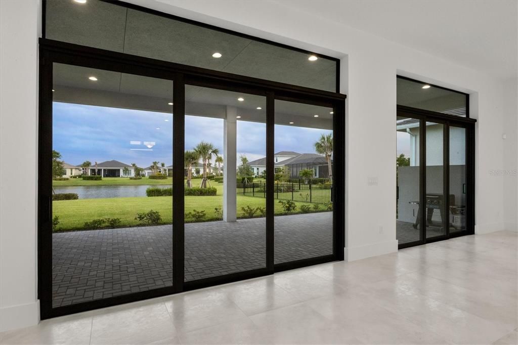 En Venta: $979,000 (3 camas, 3 baños, 3066 Pies cuadrados)