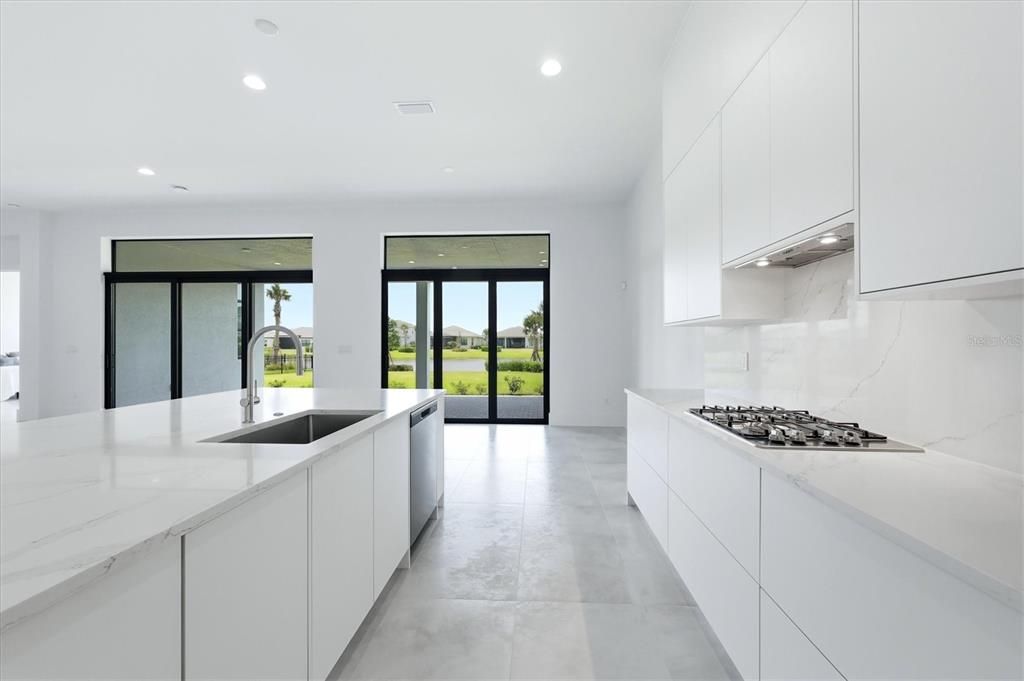 En Venta: $979,000 (3 camas, 3 baños, 3066 Pies cuadrados)