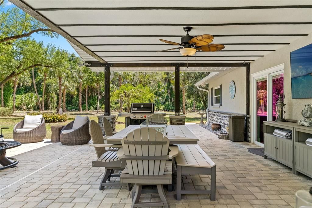 For Sale: $1,250,000 (3 beds, 2 baths, 1800 Square Feet)