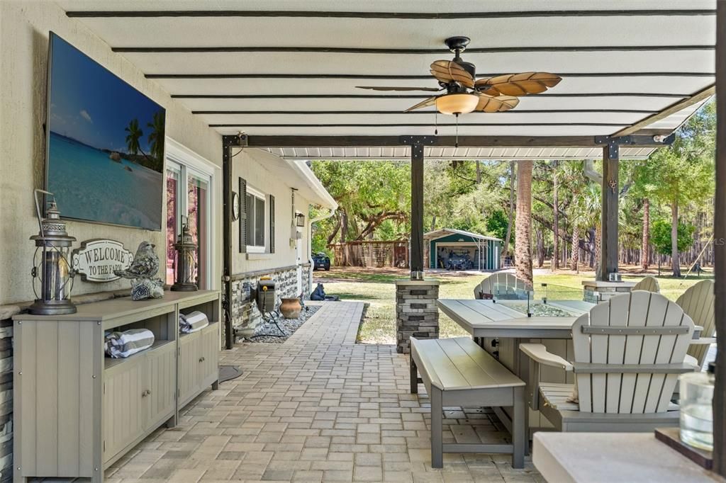 For Sale: $1,250,000 (3 beds, 2 baths, 1800 Square Feet)