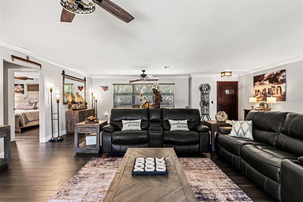 For Sale: $1,250,000 (3 beds, 2 baths, 1800 Square Feet)