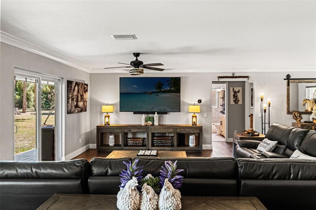 For Sale: $1,250,000 (3 beds, 2 baths, 1800 Square Feet)