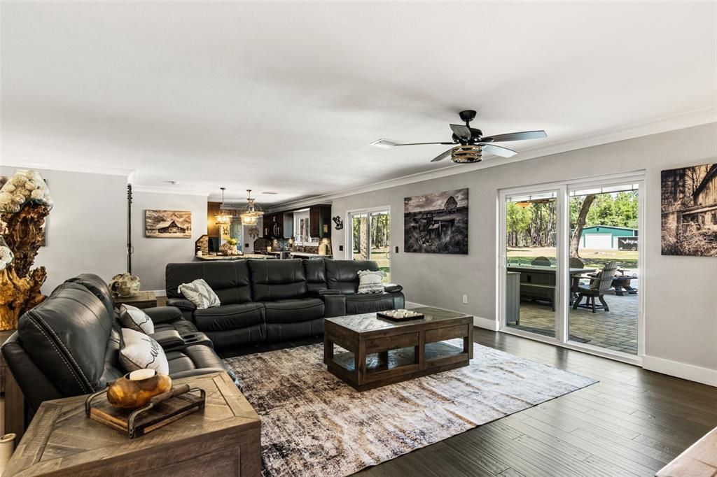 For Sale: $1,250,000 (3 beds, 2 baths, 1800 Square Feet)