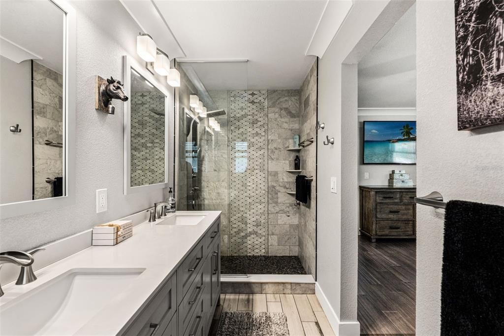 For Sale: $1,250,000 (3 beds, 2 baths, 1800 Square Feet)