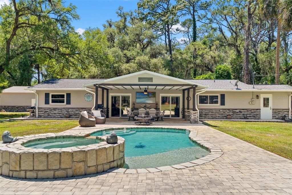 For Sale: $1,250,000 (3 beds, 2 baths, 1800 Square Feet)