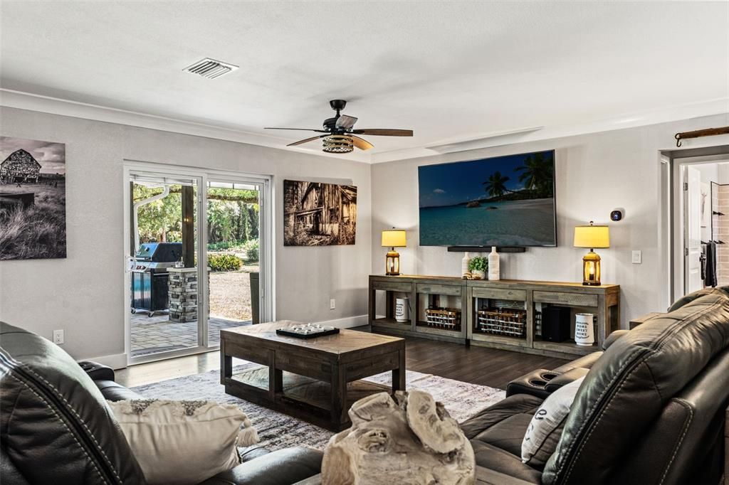 For Sale: $1,250,000 (3 beds, 2 baths, 1800 Square Feet)