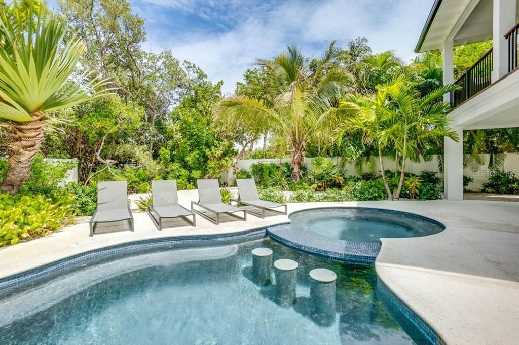 For Sale: $6,950,000 (9 beds, 8 baths, 4244 Square Feet)