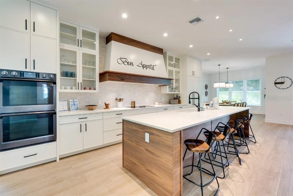 For Sale: $6,950,000 (9 beds, 8 baths, 4244 Square Feet)