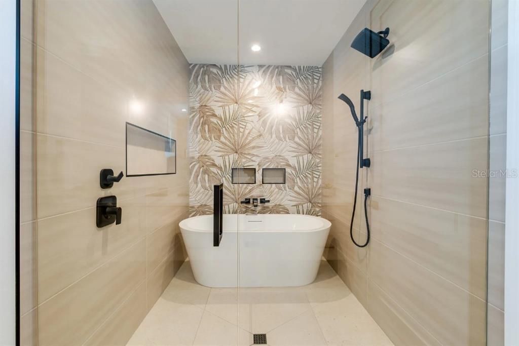 For Sale: $6,950,000 (9 beds, 8 baths, 4244 Square Feet)