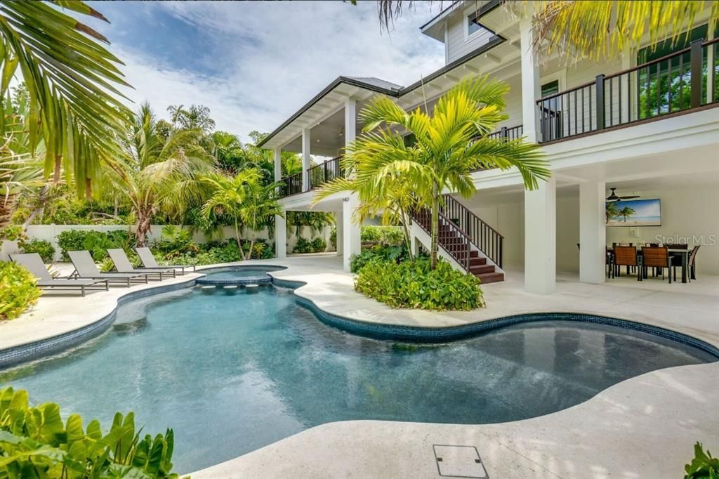 For Sale: $6,950,000 (9 beds, 8 baths, 4244 Square Feet)