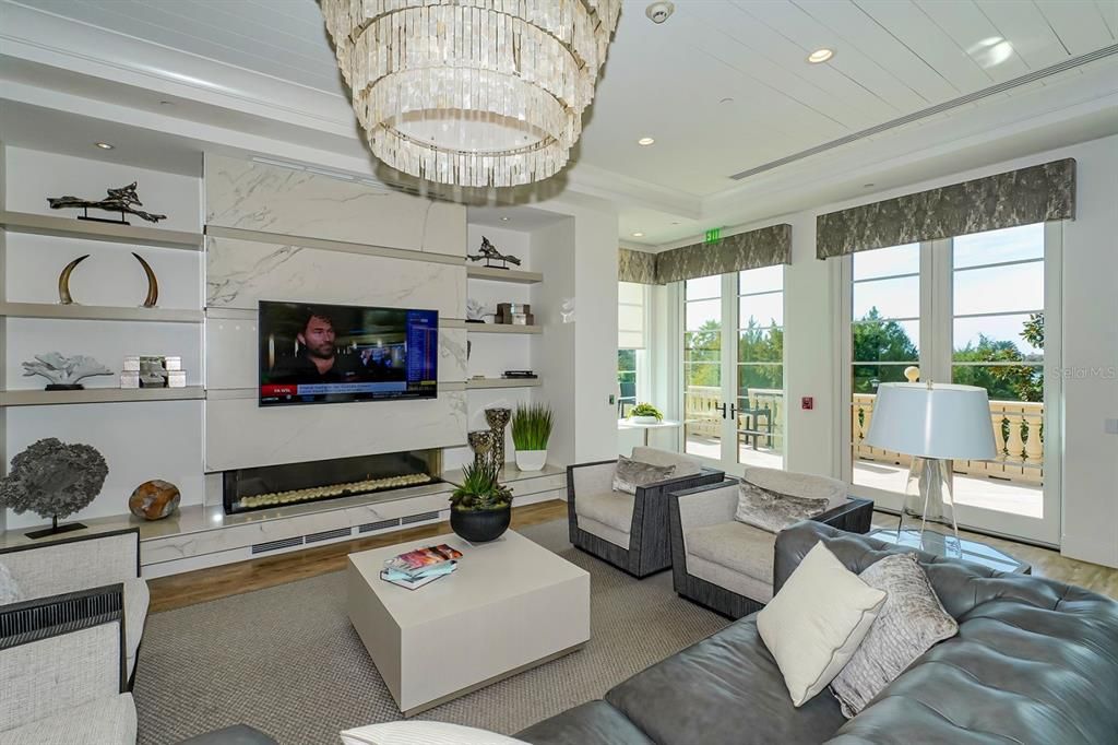 На продажу: $1,999,000 (3 спален, 3 ванн, 2810 Квадратных фут)