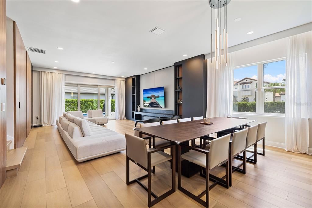 For Sale: $1,650,000 (6 beds, 5 baths, 4206 Square Feet)