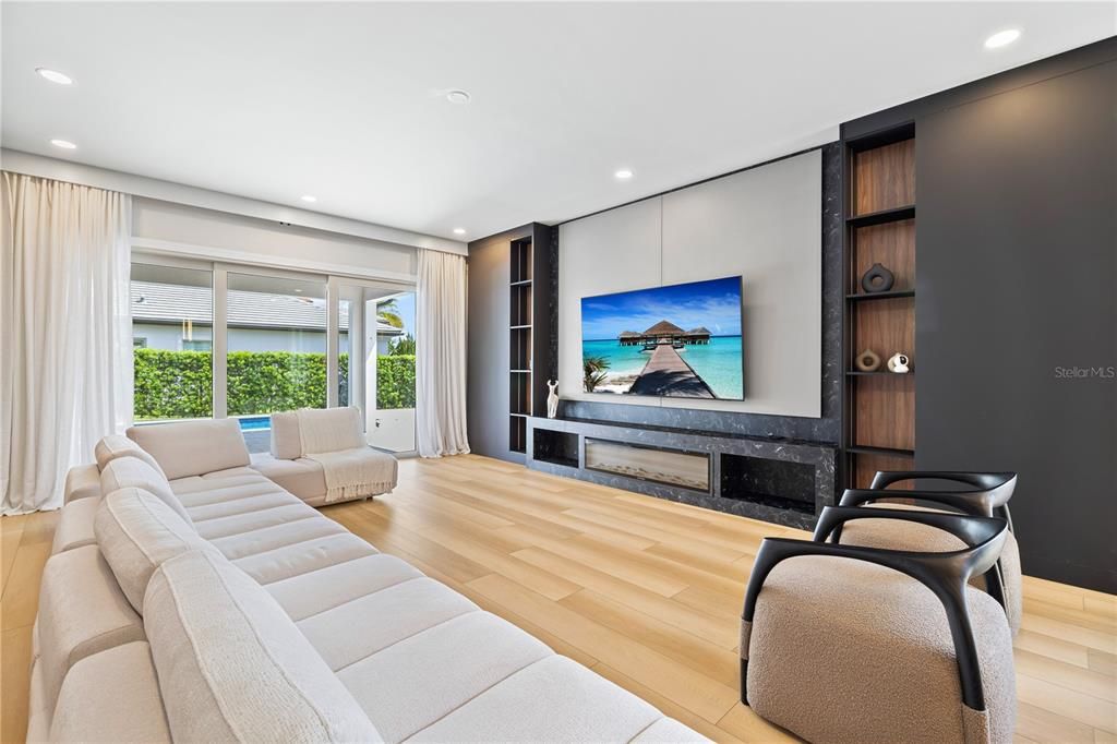 For Sale: $1,650,000 (6 beds, 5 baths, 4206 Square Feet)