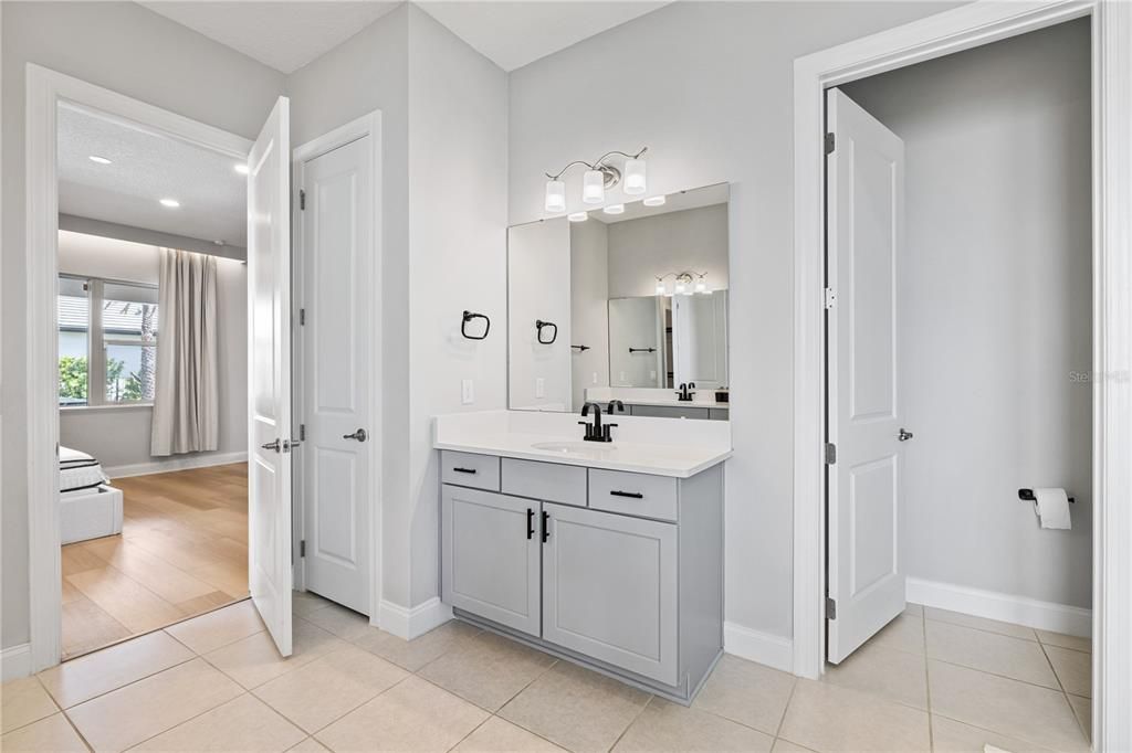 For Sale: $1,650,000 (6 beds, 5 baths, 4206 Square Feet)
