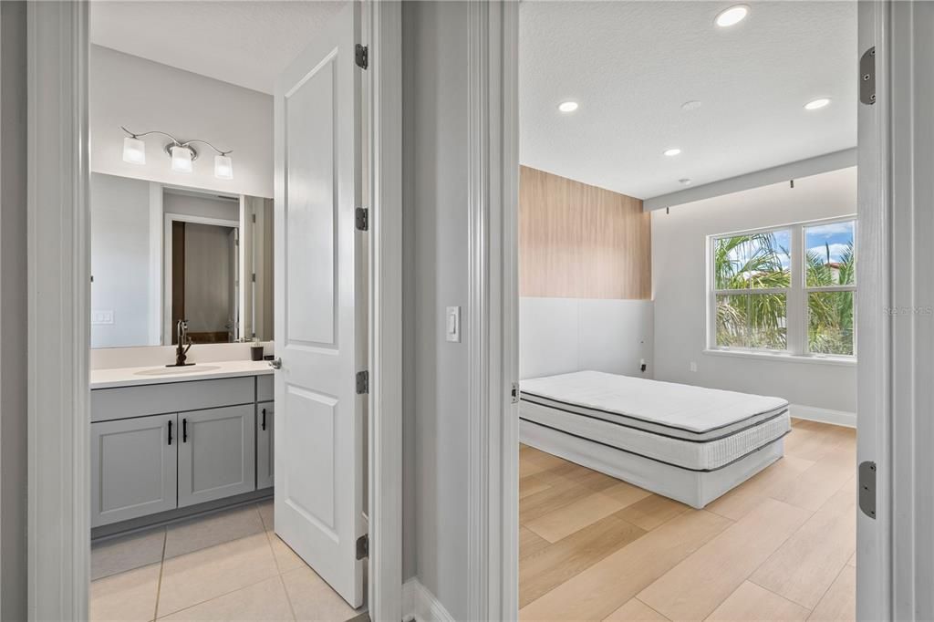 For Sale: $1,650,000 (6 beds, 5 baths, 4206 Square Feet)