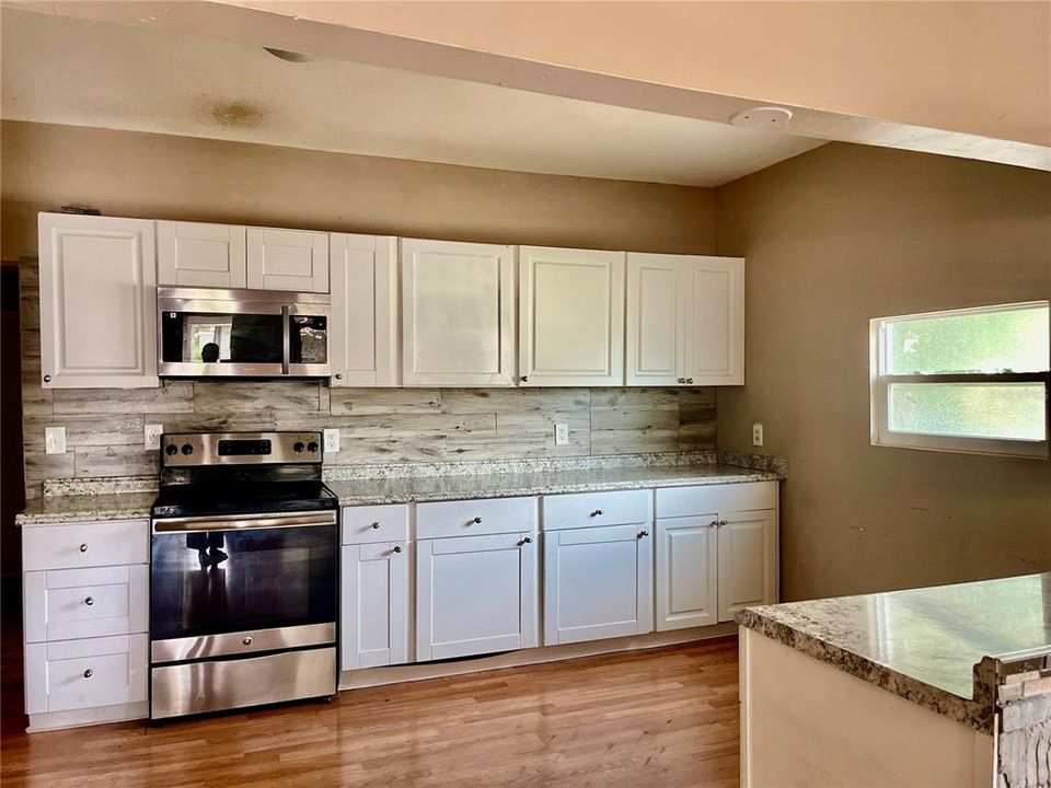 For Sale: $149,000 (3 beds, 2 baths, 1164 Square Feet)