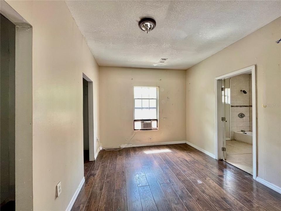 For Sale: $149,000 (3 beds, 2 baths, 1164 Square Feet)