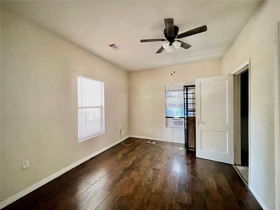 For Sale: $149,000 (3 beds, 2 baths, 1164 Square Feet)