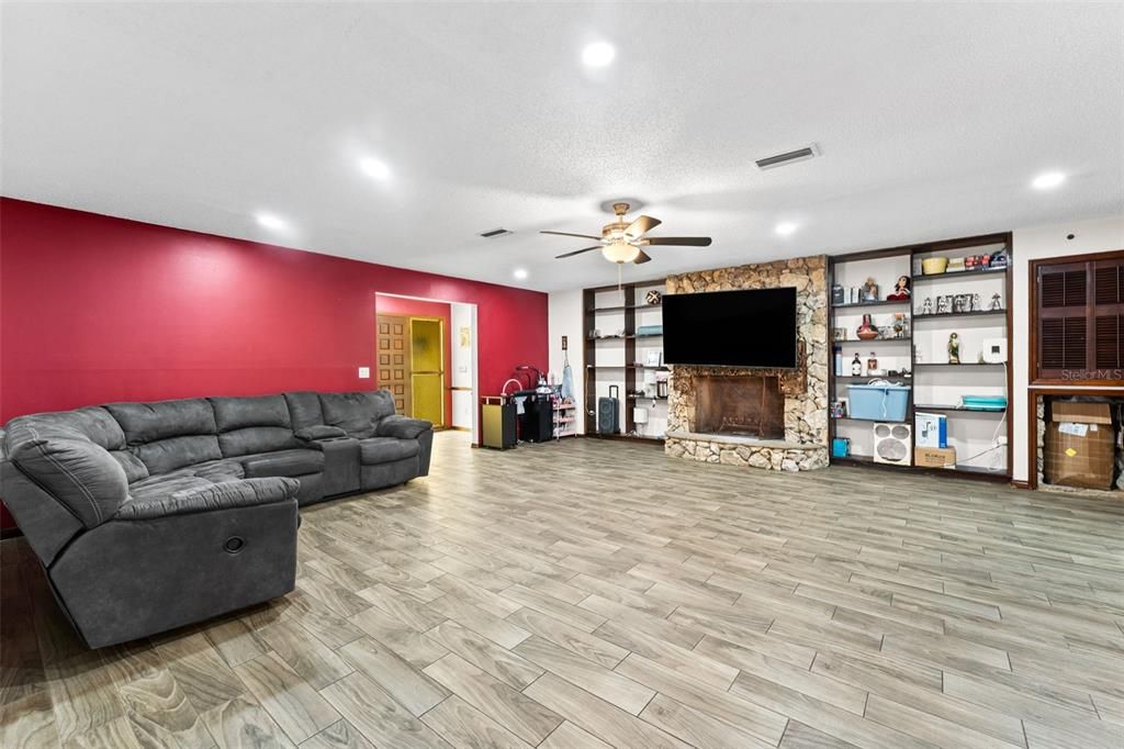 For Sale: $580,000 (3 beds, 2 baths, 2508 Square Feet)