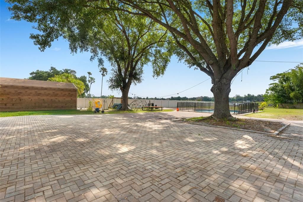 For Sale: $580,000 (3 beds, 2 baths, 2508 Square Feet)