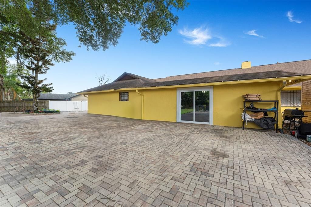 For Sale: $580,000 (3 beds, 2 baths, 2508 Square Feet)